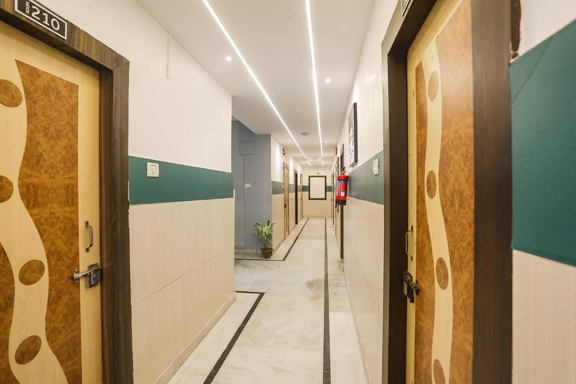 Fabhotel Greenstar Inn - Bhubaneswar Airport Exterior photo